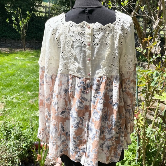 Cute Peasant Blouse - Picture 4 of 8